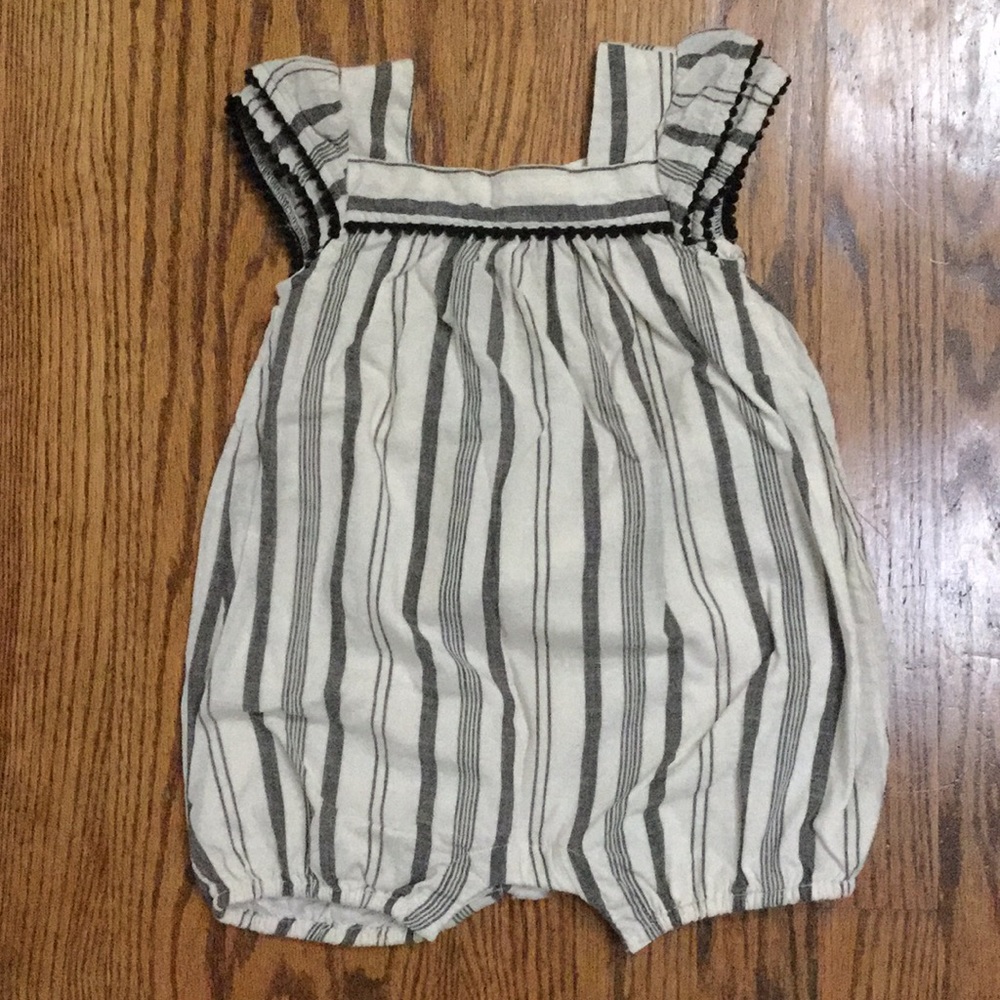 Baby Gap bubble romper - French girl cool 😎